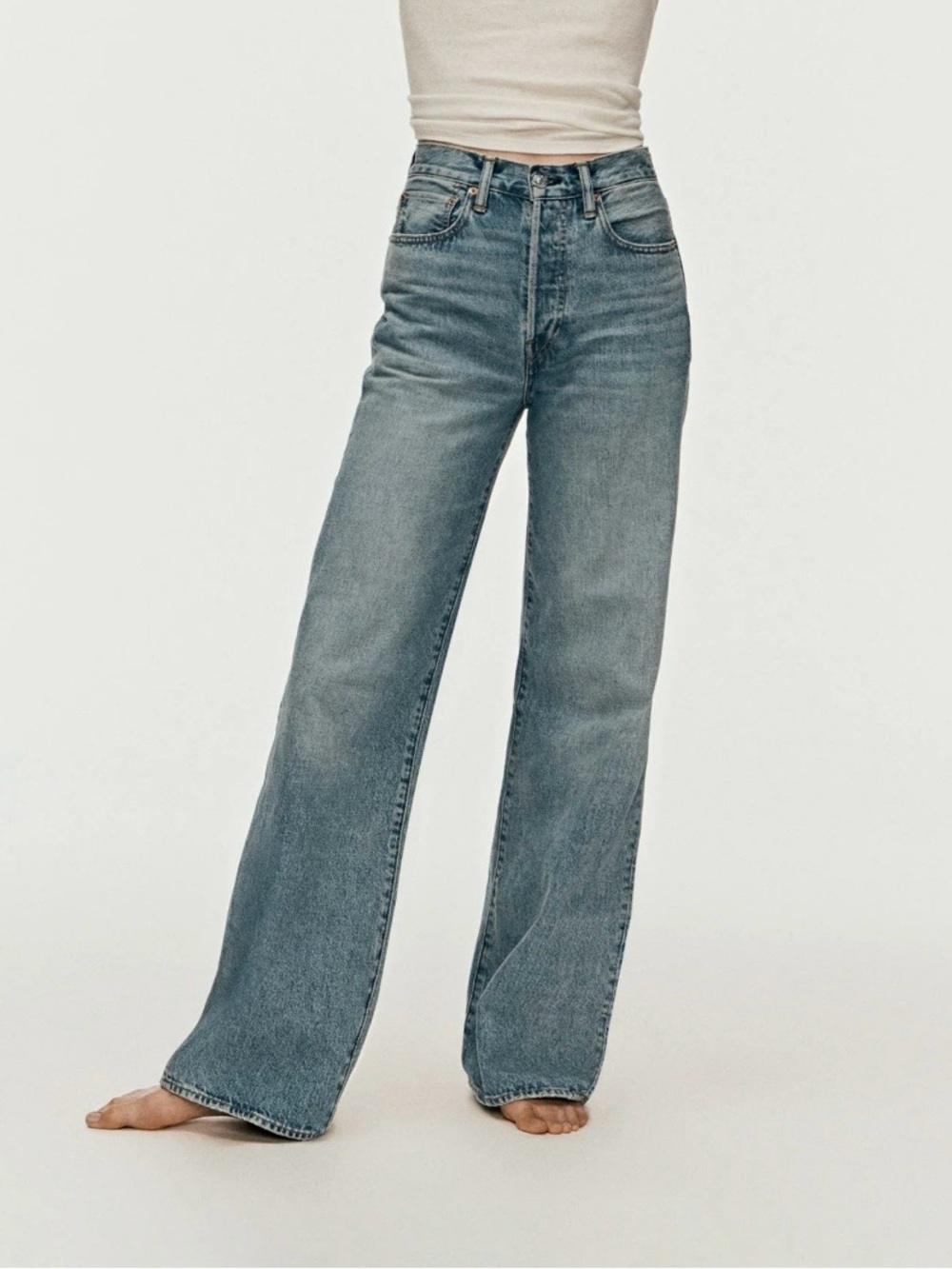 SILVER JEANS CO. Retro Light Wash High-waisted Wide Leg Jeans